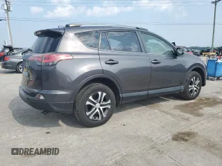 2017 Toyota RAV4 LE z VIN JTMBFREV8HJ702427, wystawiony jako Copart lot #59546985 z przebiegiem 55 362 mil mil oraz Szkoda całkowita • Salvage title. Historia ofert i sprzedaży dostępna na DreamBid. Obrazek 3.