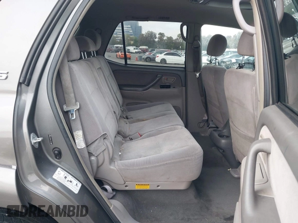 2007 Toyota Sequoia SR5 with VIN 5TDZT34A07S296602, listed as a IAAI auction lot 42067710 with 180,685 mi miles. Bid and sale history available at carsss.com. Image 8.