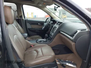 2014 GMC Acadia SLT with VIN 1GKKVSKD8EJ263798, listed as a IAAI auction lot 41333061 with 145,637 mi miles. Bid and sale history available at carsss.com. Image 5.