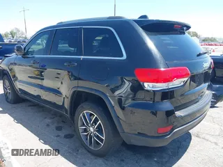 2018 Jeep Grand Cherokee Laredo E z VIN 1C4RJEAG9JC131344, wystawiony jako IAAI lot #42218060 z przebiegiem 126 639 mil mil oraz . Historia ofert i sprzedaży dostępna na DreamBid. Obrazek 3.