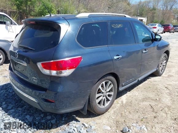 2013 Nissan Pathfinder S with VIN 5N1AR2MM5DC649148, listed as a IAAI auction lot 42126951 with 152,678 mi miles. Bid and sale history available at carsss.com. Image 4.