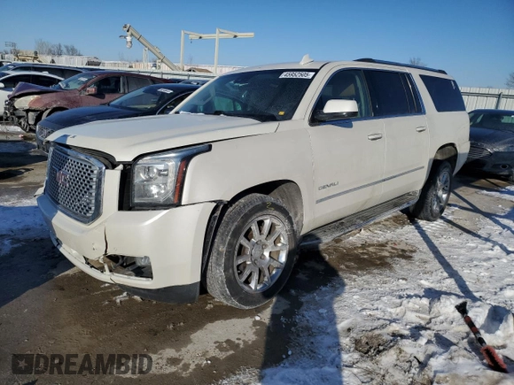 2015 GMC Yukon XL Denali with VIN 1GKS2JKJ8FR674890, listed as a Copart auction lot 45952505 with 120,032 mi miles and Salvage Title. Bid and sale history available at carsss.com. Image 1.