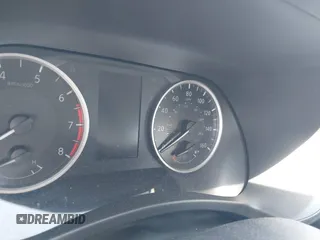 2024 Nissan Sentra S z VIN 3N1AB8BV2RY285764, wystawiony jako IAAI lot #42125259 z przebiegiem Nie podano mil oraz . Historia ofert i sprzedaży dostępna na DreamBid. Obrazek 14.