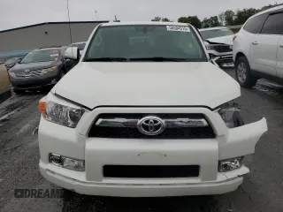 2013 Toyota 4Runner SR5 z VIN JTEZU5JR8D5048789, wystawiony jako Copart lot #56504515 z przebiegiem 281 138 mil mil oraz Szkoda całkowita • Salvage title. Historia ofert i sprzedaży dostępna na DreamBid. Obrazek 5.