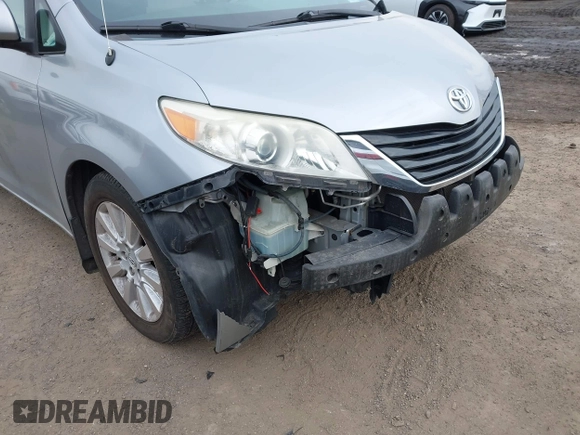 2012 Toyota Sienna LE with VIN 5TDJK3DC0CS046420, listed as a IAAI auction lot 41626308 with 108,517 mi miles. Bid and sale history available at carsss.com. Image 18.