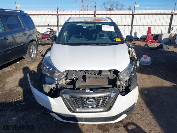 2019 Nissan Kicks S with VIN 3N1CP5CU5KL509370, listed as a IAAI auction lot 41728727 with 100,940 mi miles. Bid and sale history available at carsss.com. Image 13.