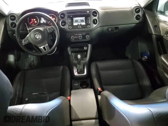 2012 Volkswagen Tiguan SE with VIN WVGAV7AX8CW533592, listed as a Copart auction lot 43246395 with 149,928 mi miles and Salvage Title. Bid and sale history available at DreamBid. Image 8.