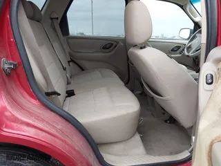 2007 Ford Escape XLT with VIN 1FMCU93167KB06439, listed as a IAAI auction lot 41906378 with 47,722 mi miles. Bid and sale history available at carsss.com. Image 8.