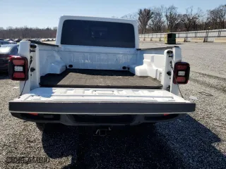 2020 Jeep Gladiator Overland with VIN 1C6HJTFGXLL181768, listed as a Copart auction lot 46243555 with 62,992 mi miles and Salvage Title. Bid and sale history available at carsss.com. Image 6.