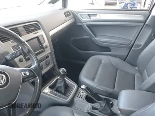 2015 Volkswagen Golf SE z VIN 3VWFA7AU7FM520202, wystawiony jako IAAI lot #42092569 z przebiegiem 113 372 mil mil oraz . Historia ofert i sprzedaży dostępna na DreamBid. Obrazek 5.
