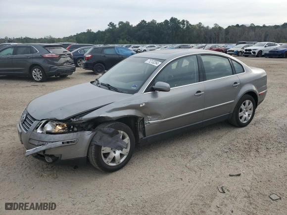 2003 Volkswagen Passat GLX with VIN WVWRH63B63E304098, listed as a Copart auction lot 71213254 with 41,925 mi miles and Salvage Title. Bid and sale history available at carsss.com. Image 1.
