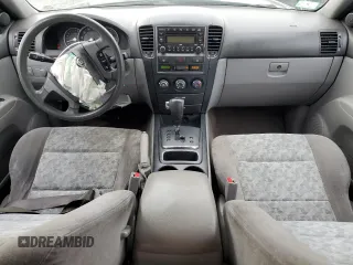 2008 Kia Sorento LX z VIN KNDJC735485861014, wystawiony jako Copart lot #56156945 z przebiegiem 187 531 mil mil oraz Czysty tytuł • Clean title. Historia ofert i sprzedaży dostępna na DreamBid. Obrazek 8.