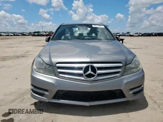 2012 Mercedes-Benz C 250 Sport с VIN WDDGF4HB1CR196188, выставлен на аукционе Copart как лот 62579975 с пробегом Не указан миль и Чистый • Clean title. История ставок и продаж доступна на DreamBid. Изображение 5.