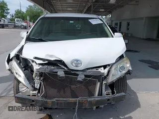 2014 Toyota Sienna LE AAS with VIN 5TDKK3DC2ES513425, listed as a IAAI auction lot 42107820 with 367,844 mi miles and . Bid and sale history available at carsss.com. Image 13.