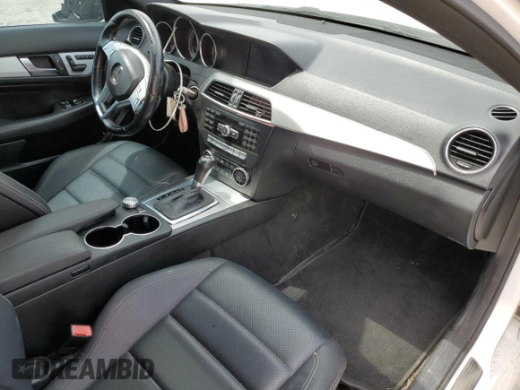 2013 Mercedes-Benz C 250 с VIN WDDGJ4HB9DG062718, выставлен на аукционе Copart как лот 57446365 с пробегом 133 762 миль миль и Списание • Salvage title. История ставок и продаж доступна на DreamBid. Изображение 8.