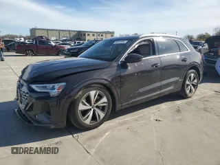 2024 Audi Q8 e-tron Premium Plus z VIN WA15AAGE2RB042305, wystawiony jako Copart lot #83397964 z przebiegiem 15 887 mil mil oraz Szkody całkowita. Historia ofert i sprzedaży dostępna na DreamBid. Obrazek 1.