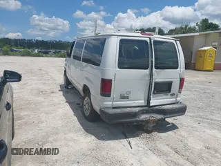 2009 Ford Econoline Passenger XL z VIN 1FMNE11W89DA72209, wystawiony jako IAAI lot #42509228 z przebiegiem 230 818 mil mil oraz . Historia ofert i sprzedaży dostępna na DreamBid. Obrazek 3.