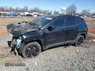 2019 Jeep Compass Latitude with VIN 3C4NJDBB2KT807067, listed as a Copart auction lot 47369375 with 0 mi miles and Salvage Title. Bid and sale history available at carsss.com. Image 1.