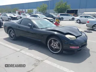 2002 Chevrolet Corvette with VIN 1G1YY22G525105391, listed as a IAAI auction lot 42041878 with 175,128 mi miles. Bid and sale history available at carsss.com. Image 1.