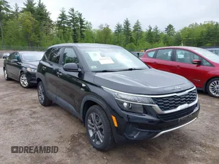 2021 Kia Seltos LX with VIN KNDEPCAA3M7082958, listed as a IAAI auction lot 42295988 with 39,364 mi miles and . Bid and sale history available at DreamBid. Image 1.