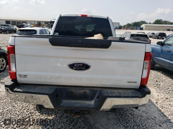 2017 Ford F-250 Lariat with VIN 1FT7W2B6XHEB36788, listed as a Copart auction lot 59502685 with 107,970 mi miles and Salvage title. Bid and sale history available at DreamBid. Image 6.