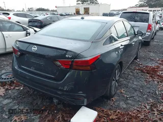 2022 Nissan Altima 2.5 SV with VIN 1N4BL4DV1NN319260, listed as a IAAI auction lot 41056047 with 68,316 mi miles. Bid and sale history available at carsss.com. Image 4.