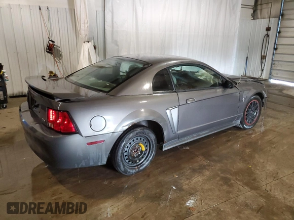 2003 Ford Mustang Standard z VIN 1FAFP404X3F342630, wystawiony jako Copart lot #66846924 z przebiegiem 191 297 mil mil oraz Szkoda całkowita • Salvage title. Historia ofert i sprzedaży dostępna na DreamBid. Obrazek 3.