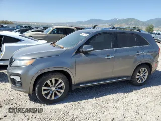 2013 Kia Sorento SX z VIN 5XYKWDA24DG333686, wystawiony jako Copart lot #59047265 z przebiegiem 146 783 mil mil oraz Czysty tytuł • Clean title. Historia ofert i sprzedaży dostępna na DreamBid. Obrazek 1.