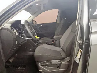 2020 Volkswagen Tiguan S z VIN 3VV1B7AX3LM150299, wystawiony jako Copart lot #57995815 z przebiegiem 45 153 mil mil oraz Czysty tytuł • Clean title. Historia ofert i sprzedaży dostępna na DreamBid. Obrazek 7.