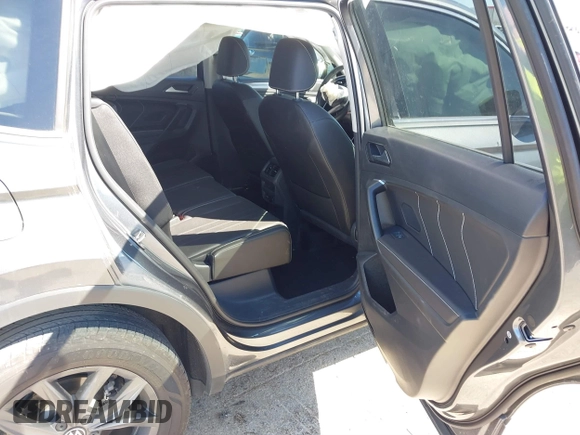 2023 Volkswagen Tiguan SE with VIN 3VV3B7AX5PM142378, listed as a IAAI auction lot 41835204 with 13,670 mi miles and . Bid and sale history available at DreamBid. Image 8.