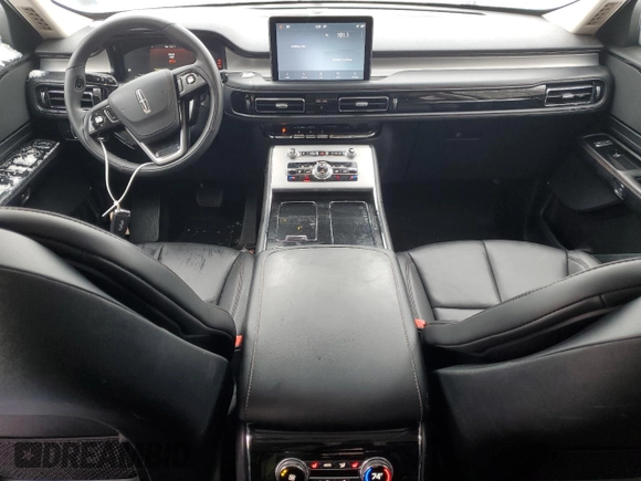 2023 Lincoln Aviator Standard z VIN 5LM5J6XC8PGL23972, wystawiony jako Copart lot #43996485 z przebiegiem 9 445 mil mil oraz Szkoda całkowita • Salvage title. Historia ofert i sprzedaży dostępna na DreamBid. Obrazek 8.