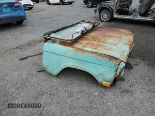 1969 Ford Bronco z VIN U15FLE27589, wystawiony jako Copart lot #50780705 z przebiegiem Nie podano mil oraz Czysty tytuł • Clean title. Historia ofert i sprzedaży dostępna na DreamBid. Obrazek 4.