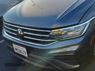 2024 Volkswagen Tiguan SE with VIN 3VV3B7AX5RM107598, listed as a IAAI auction lot 42796418 with 25,762 mi miles and . Bid and sale history available at DreamBid. Image 31.
