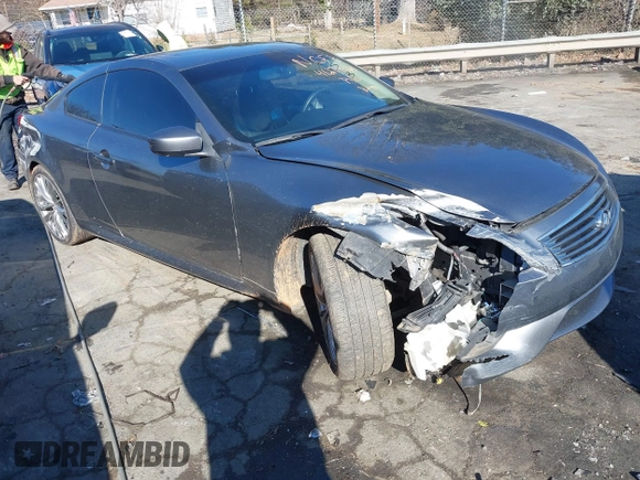 2013 Infiniti G37 IPL with VIN JN1CV6EK5DM920395, listed as a IAAI auction lot 41274363 with 61,073 mi miles. Bid and sale history available at carsss.com. Image 1.