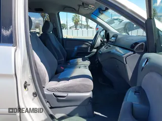 2005 Honda Odyssey EX with VIN 5FNRL38435B417211, listed as a IAAI auction lot 41943118 with 231,081 mi miles. Bid and sale history available at carsss.com. Image 5.