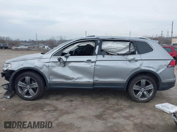 2020 Volkswagen Tiguan SE with VIN 3VV2B7AX6LM026760, listed as a IAAI auction lot 41652292 with 63,925 mi miles and . Bid and sale history available at DreamBid. Image 13.