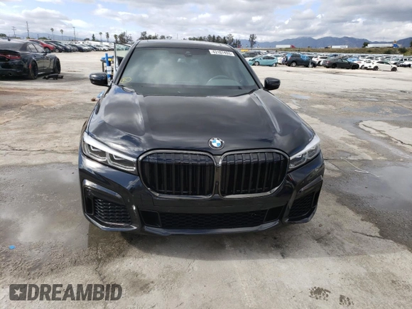 2022 BMW 7 Series 740i with VIN WBA7T2C07NCJ19339, listed as a Copart auction lot 43107493 with 19,424 mi miles. Bid and sale history available at carsss.com. Image 5.