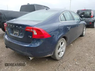 2012 Volvo S60 T5 z VIN YV1622FS9C2105289, wystawiony jako IAAI lot #42130176 z przebiegiem 108 883 mil mil oraz . Historia ofert i sprzedaży dostępna na DreamBid. Obrazek 4.