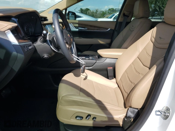 2024 Cadillac XT5 Premium Luxury AWD z VIN 1GYKNERS3RZ757814, wystawiony jako Copart lot #58976985 z przebiegiem 4 608 mil mil oraz Szkoda całkowita • Salvage title. Historia ofert i sprzedaży dostępna na DreamBid. Obrazek 7.