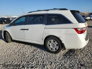 2011 Honda Odyssey LX with VIN 5FNRL5H23BB084501, listed as a Copart auction lot 48118105 with 317,420 mi miles and Salvage Title. Bid and sale history available at carsss.com. Image 2.