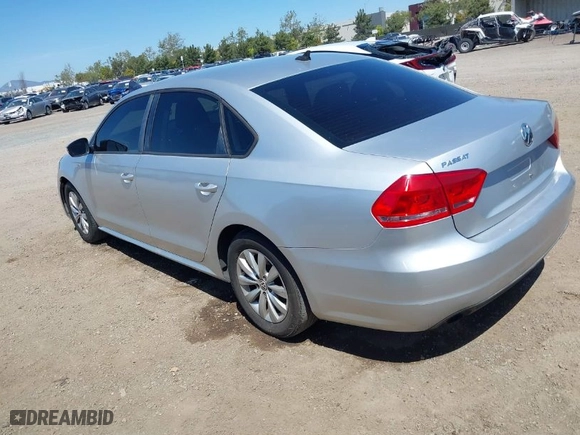 2015 Volkswagen Passat 1.8T Wolfsburg Ed with VIN 1VWAT7A37FC045499, listed as a IAAI auction lot 42020337 with 171,804 mi miles. Bid and sale history available at carsss.com. Image 3.