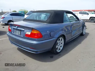2001 BMW 3 Series 325Ci with VIN WBABS33481JY57209, listed as a IAAI auction lot 41895588 with 1 mi miles. Bid and sale history available at carsss.com. Image 4.