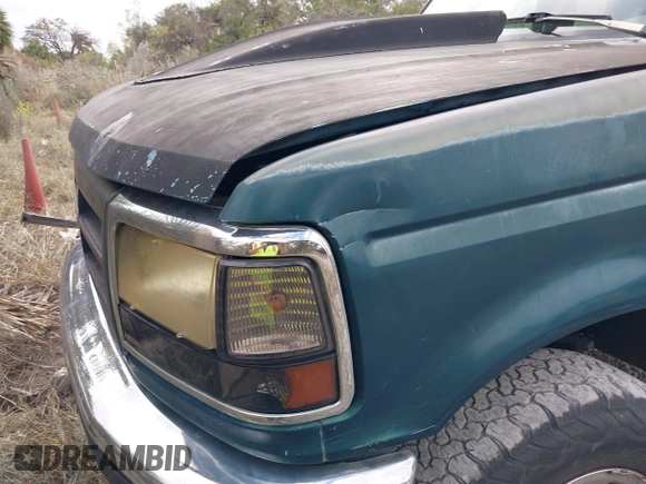 1993 Ford F-150 z VIN 1FTEX15N7PKB65960, wystawiony jako IAAI lot #41306323 z przebiegiem Nie podano mil oraz . Historia ofert i sprzedaży dostępna na DreamBid. Obrazek 12.