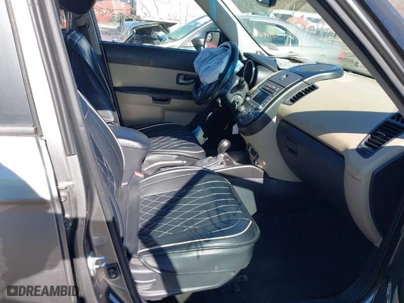 2013 Kia Soul + with VIN KNDJT2A67D7526729, listed as a IAAI auction lot 41678356 with 189,924 mi miles. Bid and sale history available at carsss.com. Image 5.