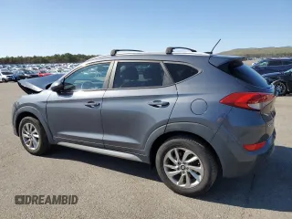 2017 Hyundai Tucson SE z VIN KM8J33A44HU376246, wystawiony jako Copart lot #52453345 z przebiegiem 97 306 mil mil oraz Szkody całkowita. Historia ofert i sprzedaży dostępna na DreamBid. Obrazek 2.