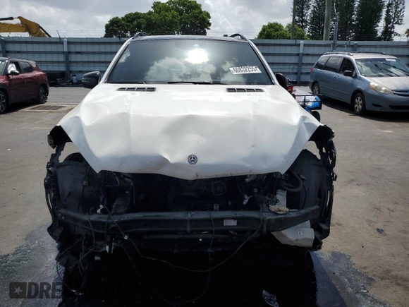 2018 Mercedes-Benz GLE 350 with VIN 4JGDA5JB6JB082913, listed as a Copart auction lot 60832255 with 105,104 mi miles and Salvage title. Bid and sale history available at DreamBid. Image 5.
