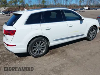 2018 Audi Q7 Premium Plus with VIN WA1LHAF71JD003915, listed as a IAAI auction lot 41837673 with 83,133 mi miles. Bid and sale history available at carsss.com. Image 4.