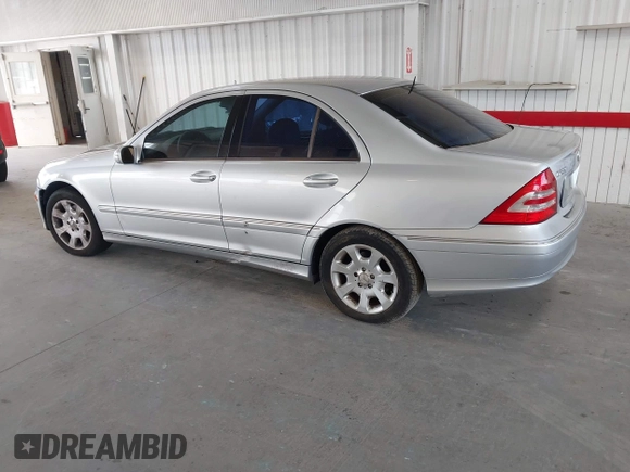 2006 Mercedes-Benz C 280 Luxury with VIN WDBRF54H76A881929, listed as a IAAI auction lot 42669024 with 185,384 mi miles and . Bid and sale history available at DreamBid. Image 3.