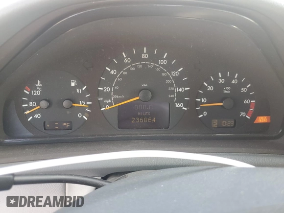 2000 Mercedes-Benz CLK 320/430 with VIN WDBLJ65G4YF161087, listed as a Copart auction lot 73549254 with 236,864 mi miles and Salvage Title. Bid and sale history available at DreamBid. Image 9.