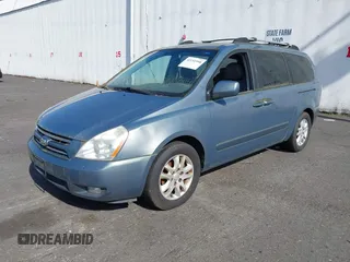 2008 Kia Sedona LX with VIN KNDMB233586224399, listed as a IAAI auction lot 42151998 with 161,787 mi miles. Bid and sale history available at carsss.com. Image 2.